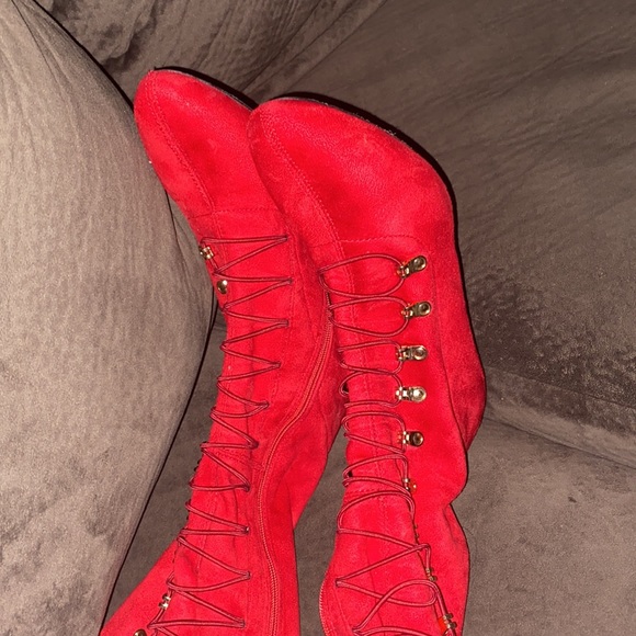 Journee - Picture 4 of 7